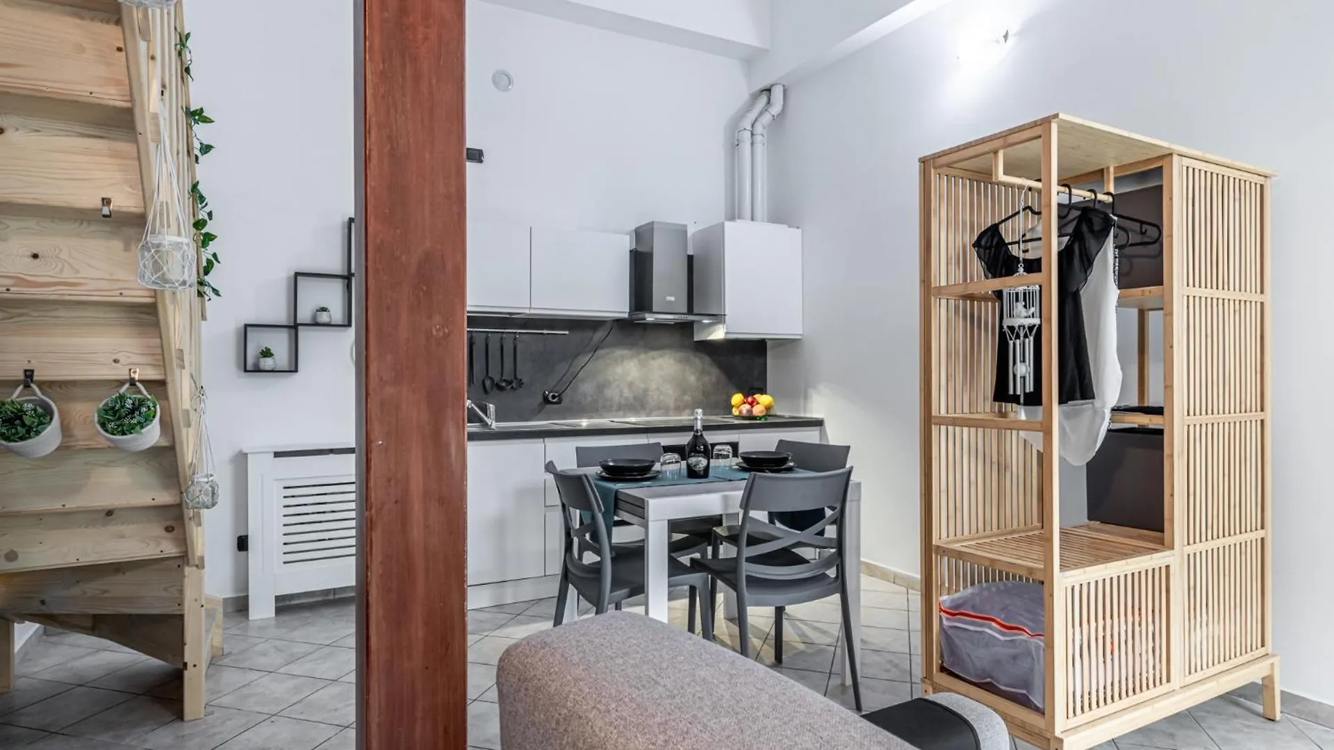 House Ladder Apartman Sesto San Giovanni 0*,