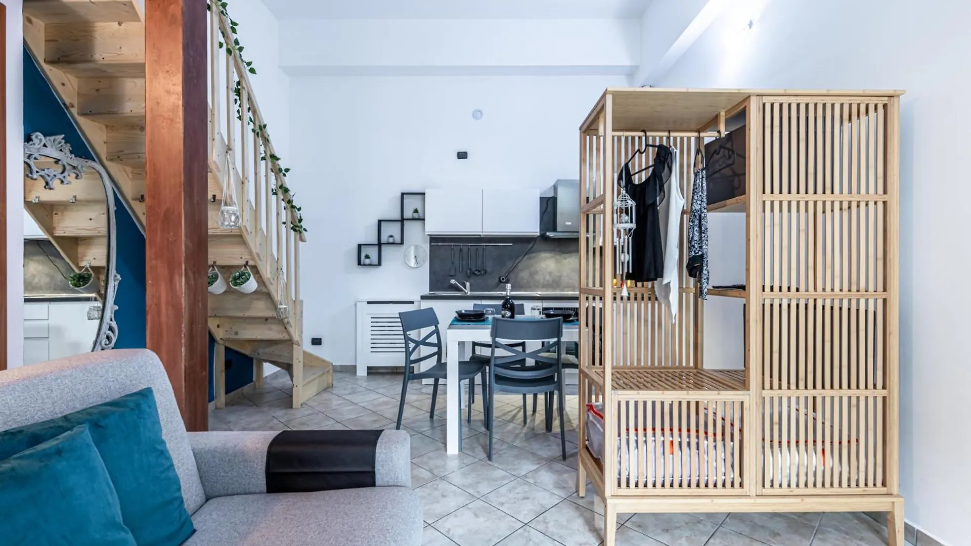 House Ladder Apartman Sesto San Giovanni Olaszország