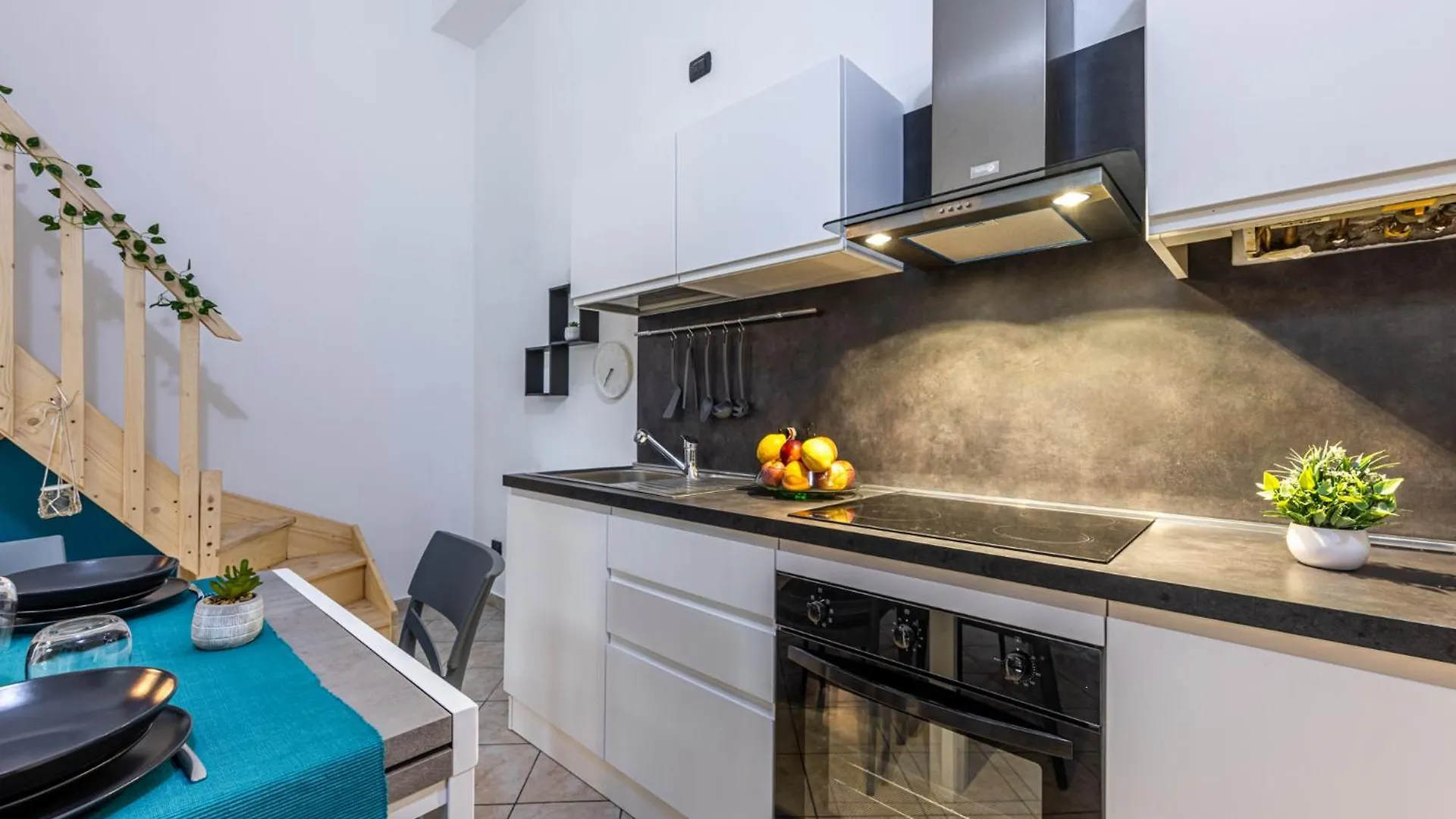 House Ladder Apartman Sesto San Giovanni