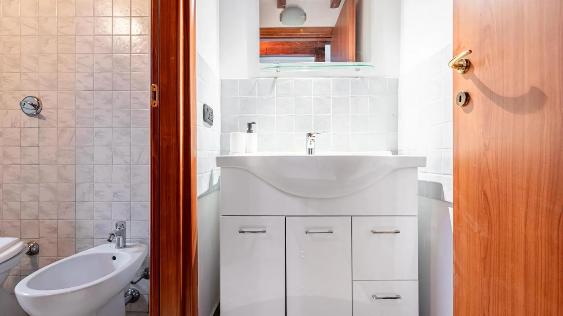 House Ladder Apartman Sesto San Giovanni 0*,